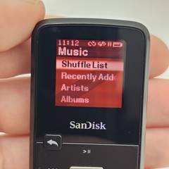 SanDisk Sansa Clip Zip 4GB Digital Media MP3 Player Black SD Card Slot