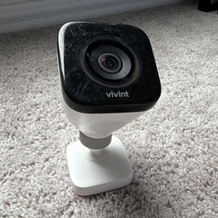 Vivint Outdoor Camera 1080p IP Wi-Fi Wired Weatherproof White/Black w/Mount