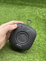 REEBOK Bluetooth speaker, 10 hours of durability, waterproof. 26