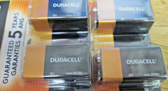BRAND NEW SEALED DURACELL 4 PCS 2-2PKS 9 VOLT BATTERIES EXP. 2030 FREE SHIP 9V2
