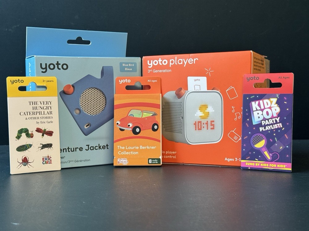 Yoto Player 3rd Generation Kids Audio Player + blue adventure jacket + 5 Cards