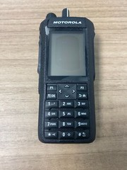 Motorola R7 Two-Way Digital Radio UHF 403-527 Mhz AAH06RDN9RA1AN FKP Mototrbo OB