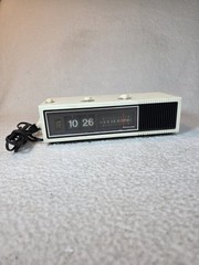 Vintage Panasonic Woodgrain Flip AM Radio Alarm Clock RC-1282 TESTED-RARE Works