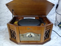 EMERSON NR303TT 4 IN 1 WOOD STEREO SYSTEM CD RADIO CASSETTE TURNTABLE WORKS