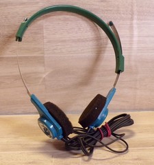 VINTAGE 1982 SMURFS AM RADIO WITH HEADPHONES TESTED WORKS CARTOON HONG KONG MADE