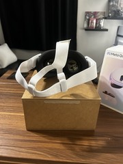 Meta Quest 3 Standalone VR Headset, White/Black Virtual Reality Headset 512 GB