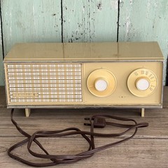 VTG Z1960S ZENITH B210 SOLID STATE AM RADIO YELLOW RETRO MID CENTURY WORKING