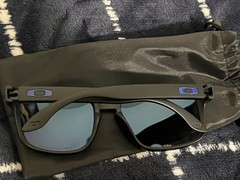 OAKLEY Holbrook MENS SUNGLASSES polarized BLUE/BLACK * new not box