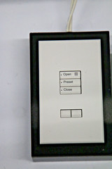 LUTRON Roller Shade w/ QSPS , QSWS. Brown (Demo Unit) #2914