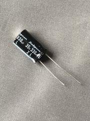 Lof of 4 Rubycon 330 uF 35v Electrolytic Capacitors, Radial Lead