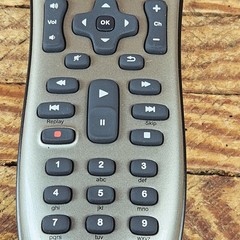 Logitech Harmony 650 Programmable Universal Remote Color Screen Tested Used