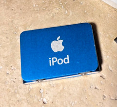 Apple iPod Shuffle 2nd Generation Blue 1GB A1204 TESTED