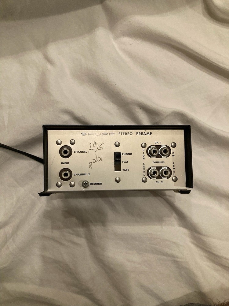 Shure Stereo Preamp Stereo Preamplifier 2-Channel RCA 30 VDC Silver/Black
