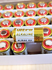 2 x ULTRA FRESH ALKALINE 4LR44 / 476A / A544 / K28A / L1325 COLLAR 6V BATTERIES