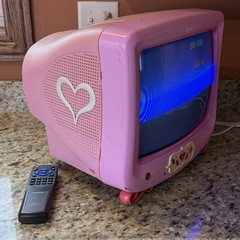 Disney Princess Pink TV 13” P1310ATV with Universal Remote – TESTED