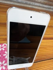 Apple iPod touch 5th Generation 32GB Silver Model A1421 w/ Cord PRISTINE!