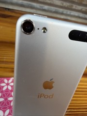 Apple iPod touch 5th Generation 32GB Silver Model A1421 w/ Cord PRISTINE!