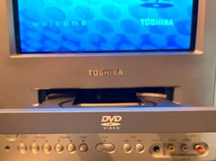 TOSHIBA | 9″ TV DVD COMBO ✪NOS✪ MD9DP1 RARE RETIRED PORTABLE 12V DC 120V AC CRT