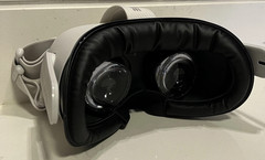 Meta Oculus Quest 2 – 128GB VR Headset + Accessories & Charger ONLY!!