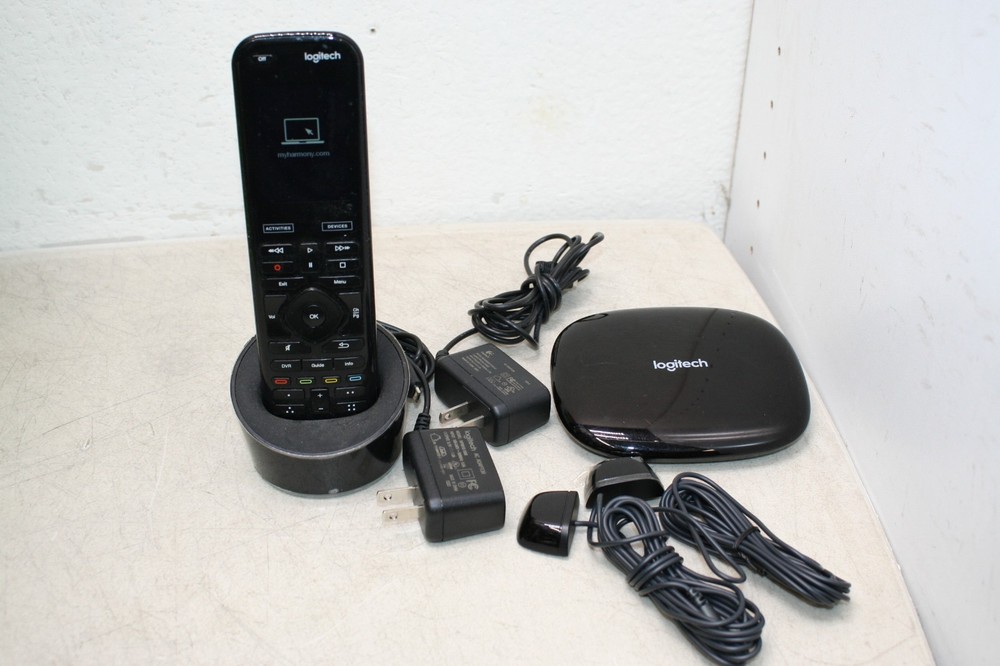 Logitech Harmony Elite Touchscreen Remote N-R0010 & Hub O-R0004 & IR Blasters