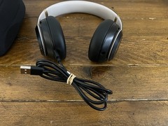Beats by Dr. Dre Beats Studio Pro Wireless Noise Cancelling Black & Gold w/ Case
