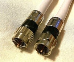 RG6 QUAD SHIELD COAXIAL CABLE WHITE 3GHz 18AWG with f-TYPE COMPRESSION CONNECTOR