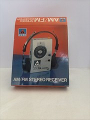 ri 2030 AM/FM Stereo Receiver Portable Radio With Case New Old Stock Vintage