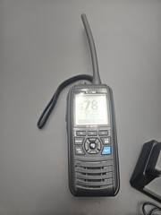 Icom IC-M94D VHF Marine Radio w/AIS & DSC w/ Charger – TESTED WORKS GREAT CLEAN