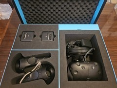 HTC Vive VR Headset Kit 90Hz 110° HDMI/USB w/ 2 Controllers Base Stations