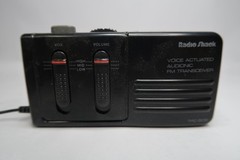 Radio Shack TRC-508 Voice Actuated Audionic FM Transceiver Pair w/ Earpieces A30