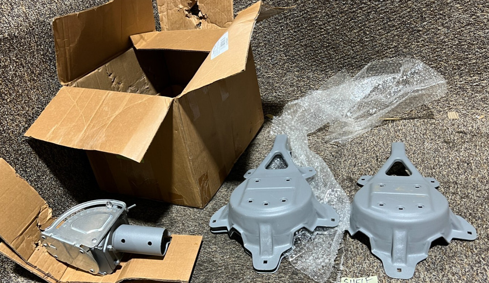 Global Skyware 1506561-0031 AZ/EL 90CM Mount Bracket Reflector Canister