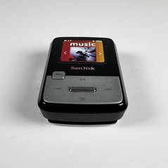 Sandisk Sansa Clip Zip 8GB MP3 Player FM Radio Voice Recorder Black New Unused