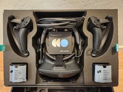 Valve Index Full VR Kit with 2.0 Base Stations, Knuckles Controllers + extras