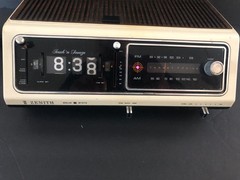 Vintage 1970’s Zenith Model F462W2 Flip Clock AM/FM Radio Alarm Rare Model