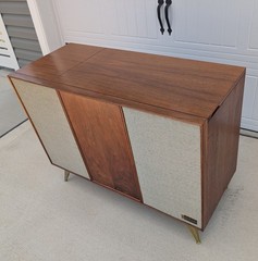 Mid Century Modern Zenith Stereo Console Record Player SFF2560W 1961 All-tube