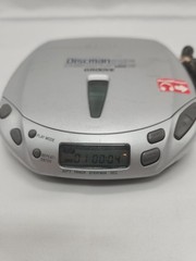 Sony D-E401 Silver Discman CD Player Walkman ESP2 Groove Tested w/CD & Ear Buds