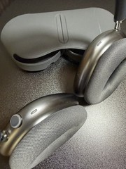 Apple AirPods Max Wireless Over-Ear Headphones Space Gray A2096 with Smart Case
