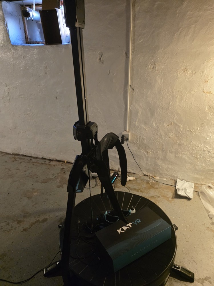 KAT VR C2 Core Treadmill with Unused Sitting Module, Men’s Size 10 Shoe, Sensors
