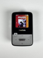 Sandisk Sansa Clip Zip 8GB MP3 Player FM Radio Voice Recorder Black New Unused