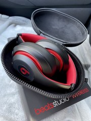 Beats Studio3 Decade Collection Wireless Headphones Defiant Black Red
