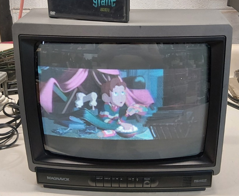 Magnavox 13S401-00AA 13” Retro Gaming CRT TV Player No Remote Tested