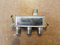 3-Way Coax Splitter Steren 201-203 1GHz 90 dB Isolation – QUANTITY OF 8