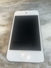 Apple iPod Touch 4th Gen 8GB White A1367 MD057LL/A iOS 6.1.6 Tested Works Read