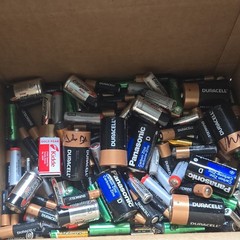 Lot USED baterteries mixed, GP AA AAA D 8 Lb Don’t work/repair
