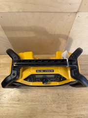 DeWalt DCR028 12v/20v Li-Ion Jobsite Bluetooth Radio (FOR PARTS OR REPAIR)