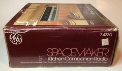 NOB G.E. SPACEMAKER KITCHEN COMPANION RADIO MODEL 7-4220- MADE IN HONG KONG