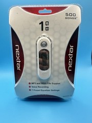 Nextar 1GB Digital MP3 Player Voice Recorder 500 Songs Red MA933A Brand New