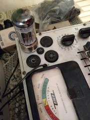 Sylvania 6080 Vacuum Tube, Triple Mica, Ceramic Base code DA EBC Tests GOOD USA