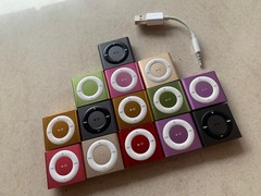 Apple IPod Shuffle 4th Generation 2GB Good Condition New Battery XMAS