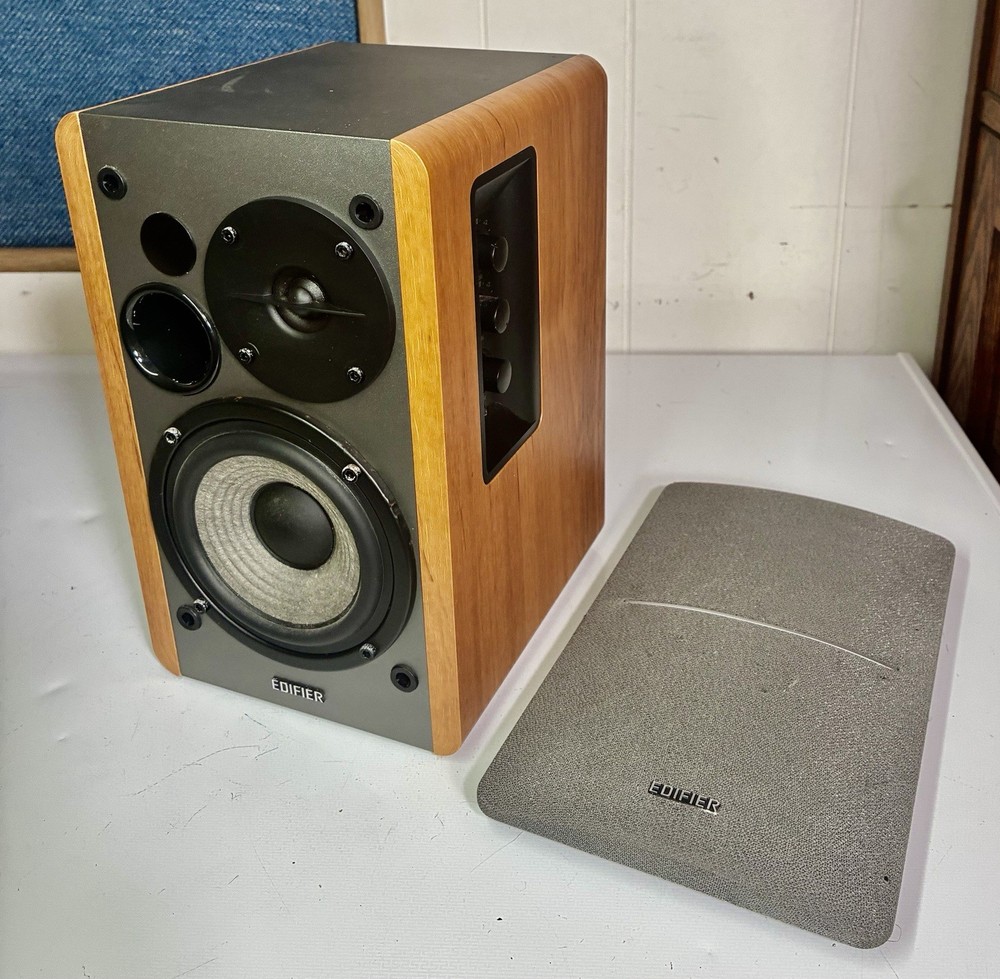 Edifier R1280T Powered Bookshelf Speaker 2.0 Active Near Field Studio Multimedia